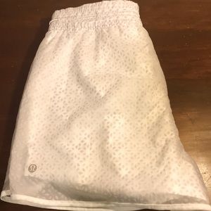 Lululemon white shorts 2.5 inch inseam sold